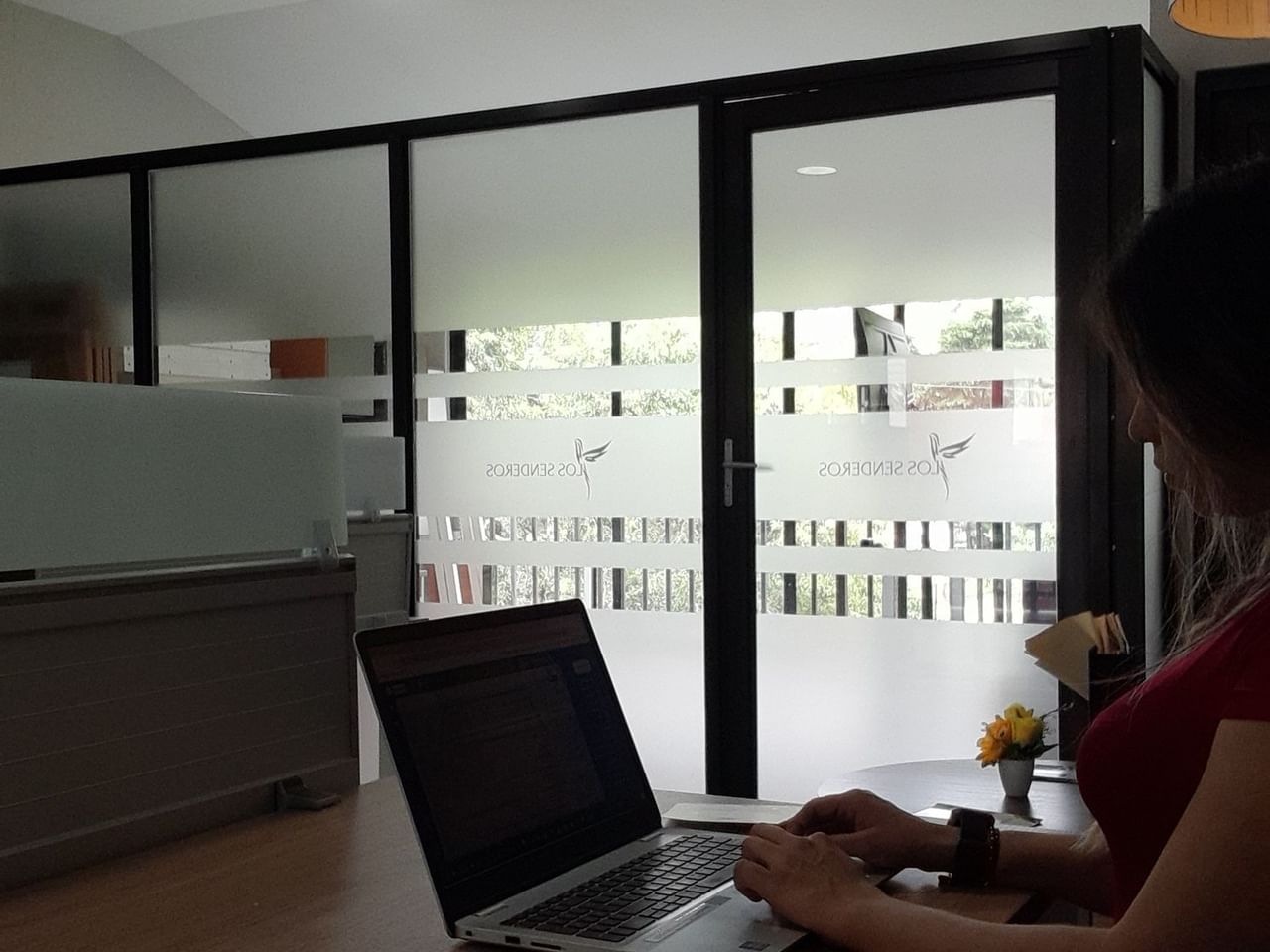 DEKOBE COWORK