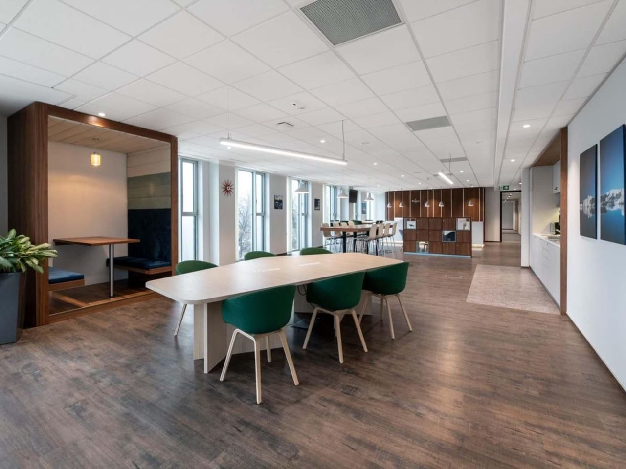 Regus (IWG) - Regus - Calle 185 No. 45