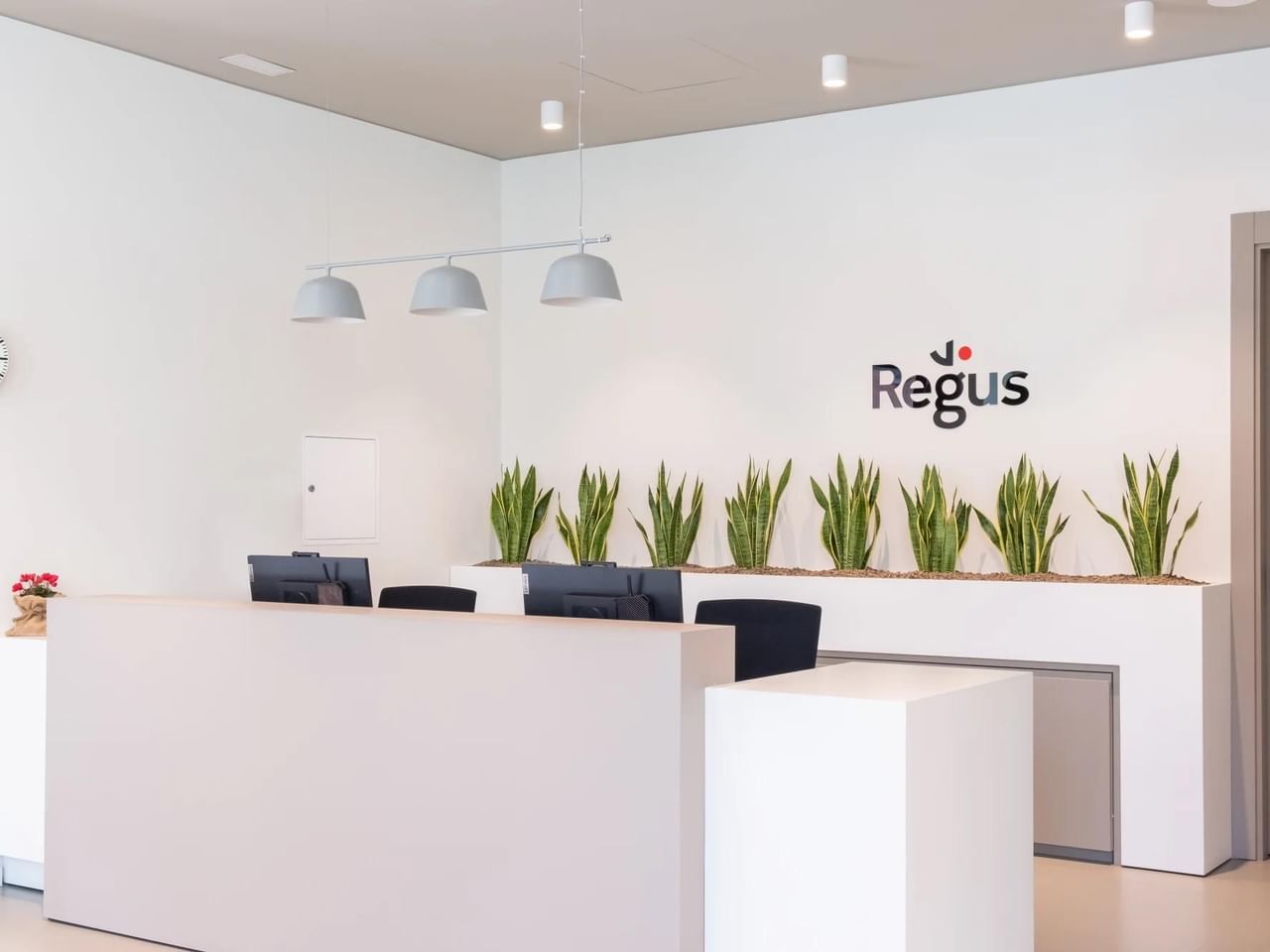 Regus (IWG) - Regus - Calle Chile 54
