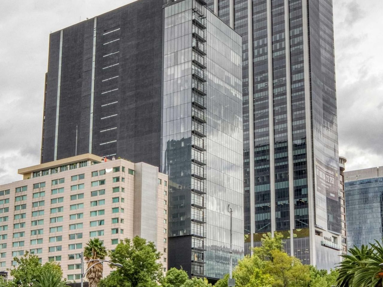 Regus (IWG) - Regus - Magenta Tower